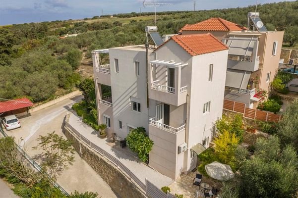 Kreta; Platanias: Villa mit Aussicht und separatem Gästeapartment zuverkaufen