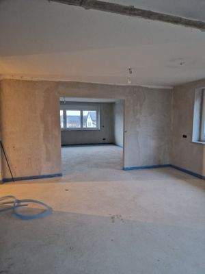 Blick von Küche ins Wohnzimmer