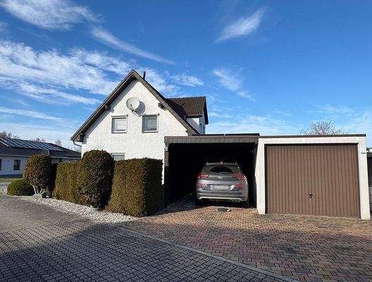 Garage und Carport