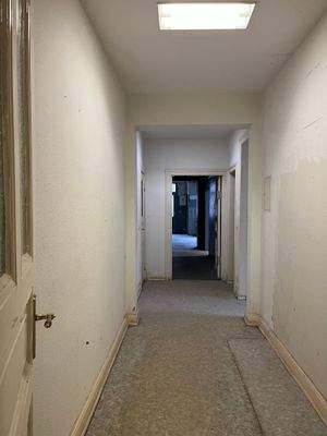 Übergang von der Ladenfläche zum Flurbereich