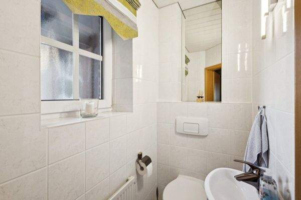 Hinteres Haus Gäste WC