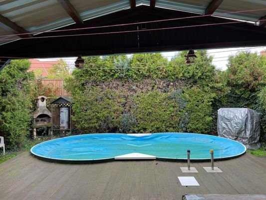 Pool.jpg