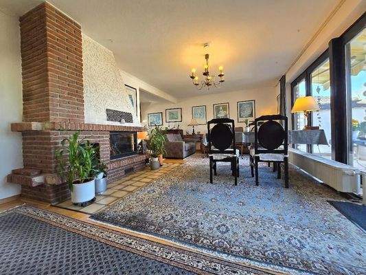 Kamin und Parkettboden