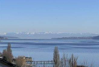 Spektakuläre TRAUM-See- und Alpensicht