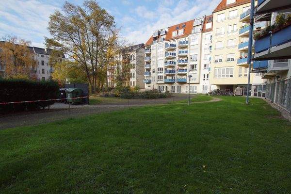 Weitläufiges Grundstück