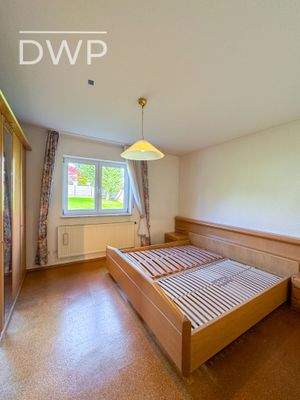 Helles und gemütliches Schlafzimmer