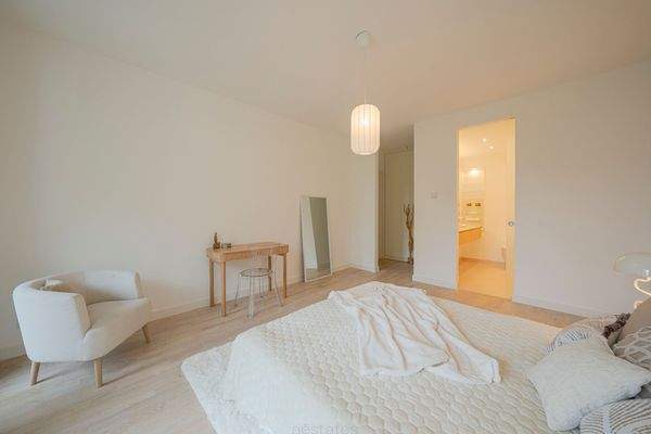 Schlafzimmer mit Bad Ensuite