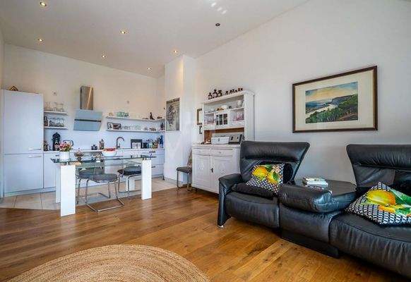 Blick vom Wohnbereich Richtung Küche