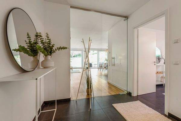 Diele mit Blick in das Wohnzimmer.jpg