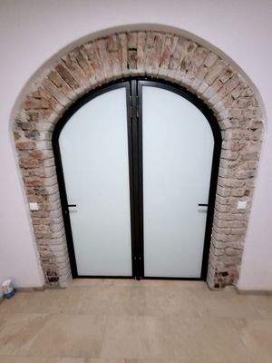 interessant gestaltetet - Eingang Sanitärräume.jpg