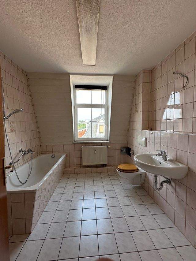 Helle 2 Raum Wohnung Dachgeschoss Wilkau-Haßlau ab sofort zu vermieten - Photo 5