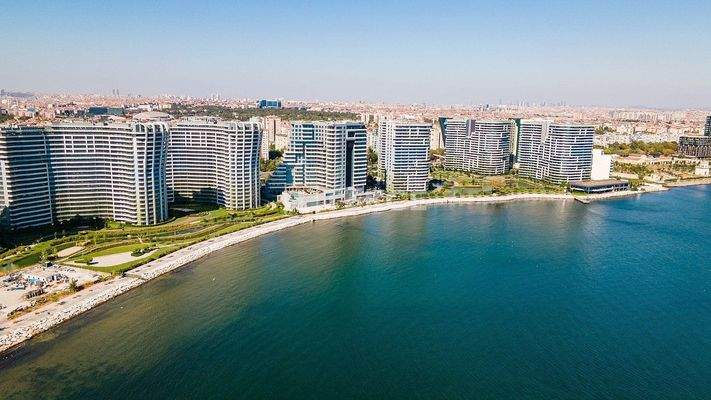 Flats in Complex with Luxury Amenities in İstanbul Bakırköy
