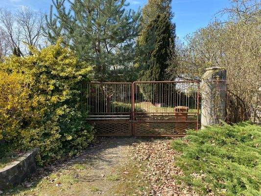 separates Gartengrundstück ca. 50 m vom Wohnhaus entfernt