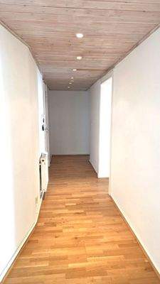 Flur mit Deckenspots