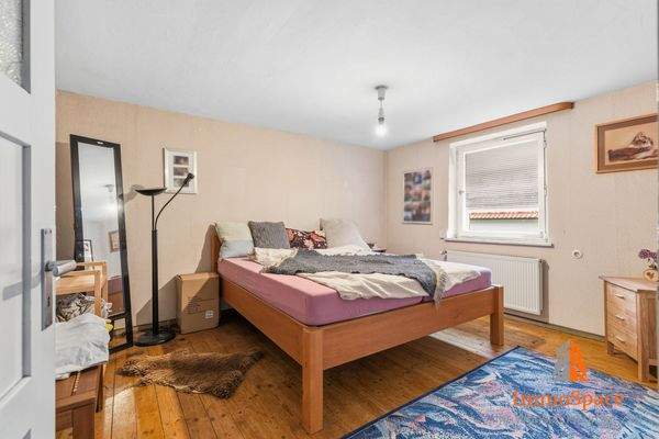 Blick ins Schlafzimmer im Altbau (visualisiert)