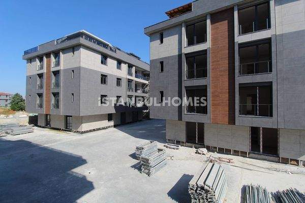 Sea View Flats in a Complex with Rich Features in Beylikduzu