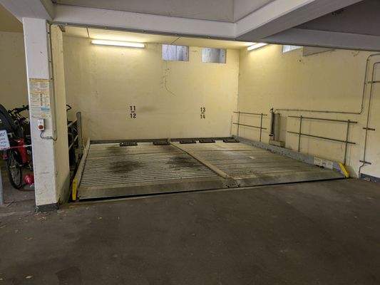 Tiefgaragenstellplatz 