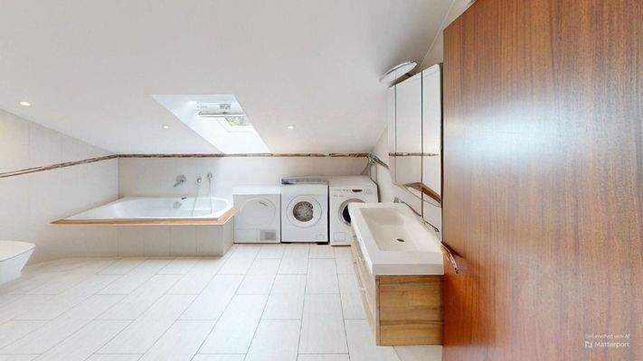 4-Ruggeweg-Bathroom-Defurnished 2