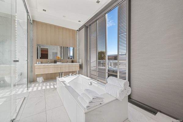 2025-09-15-S01408-Schottenring 22, 1010 Wien-047