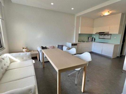 Einzigartige Villa am Meer mit Innenpool, Gärten und Gästehaus