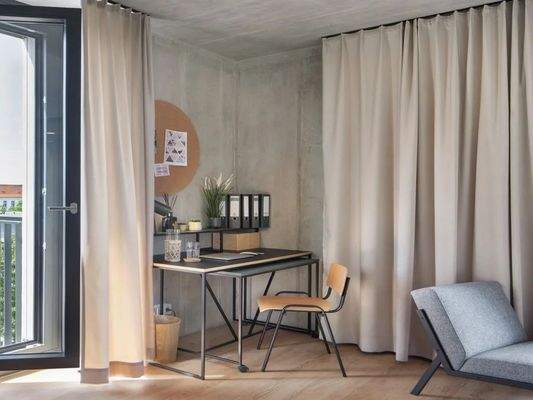 4b61b36b-0dc5-4f31-b7ec-46918f381fd9