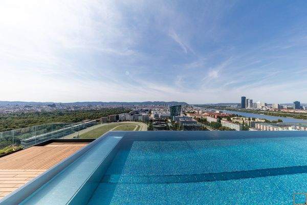 Grünblick_Infinity-Pool