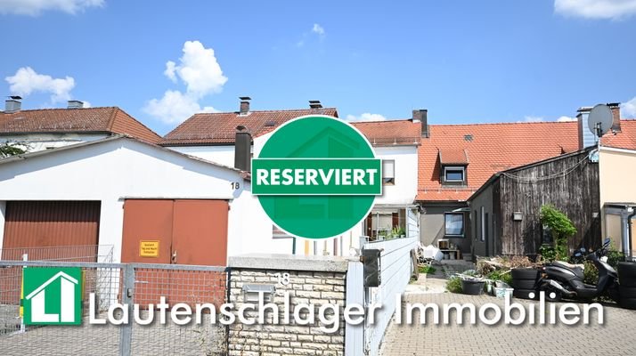 Kleines Haus mit praktischen Nebengebäuden