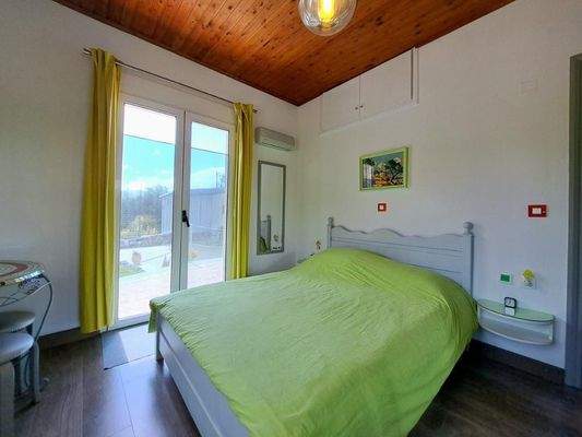 MIT VIDEO: Charmanter, renovierter Bungalow zum Verkauf in Drapanos, Apokoronas