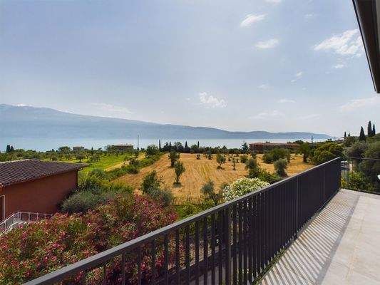 Blick vom Balkon im 2.OG