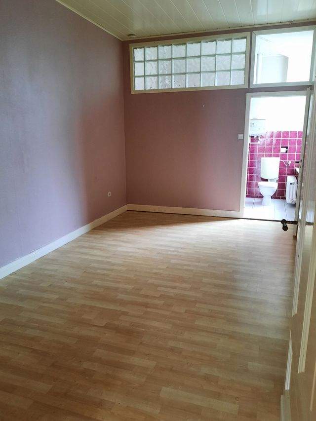 Ideal Zentral! Große Wohnung mit charmanten Stuckelementen und Balkon - Foto 3