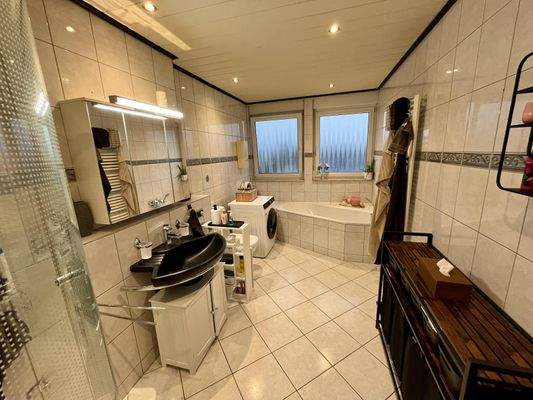 Badezimmer DG-Wohnung