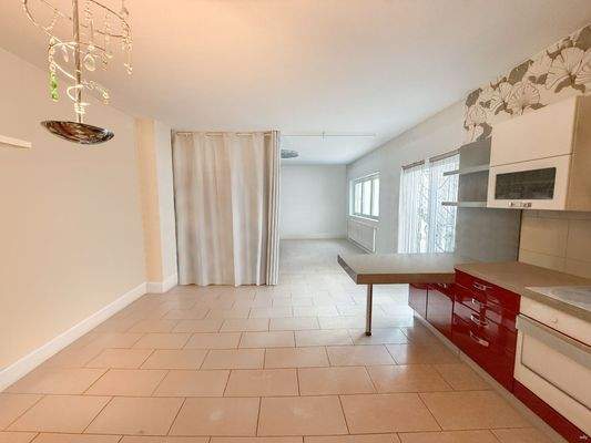 offene Wohn-Küchen und Essbereich-Ansicht 1