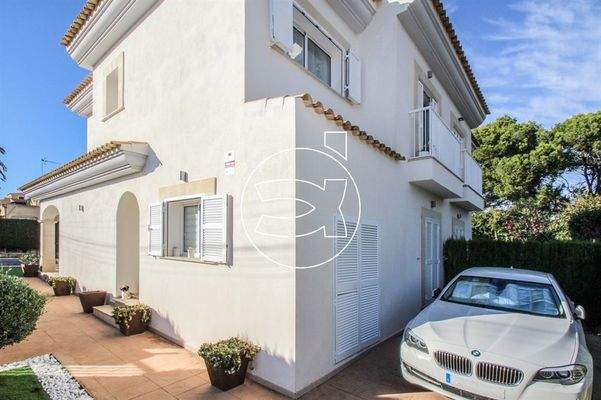 Moderne Doppelhaushälfte