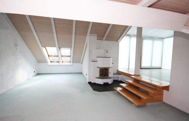 Studio mit Kachelofen