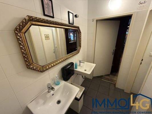 56811552-145d-4a48-b0da-b501801fd9f0