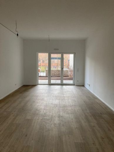 Helle, große 3 Zimmer Wohnung mit Terrasse