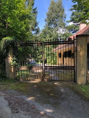 Villa Ein-Zufahrtstor