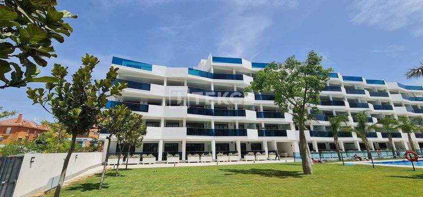 Spacious Real Estate with Sea View in Mijas Costa