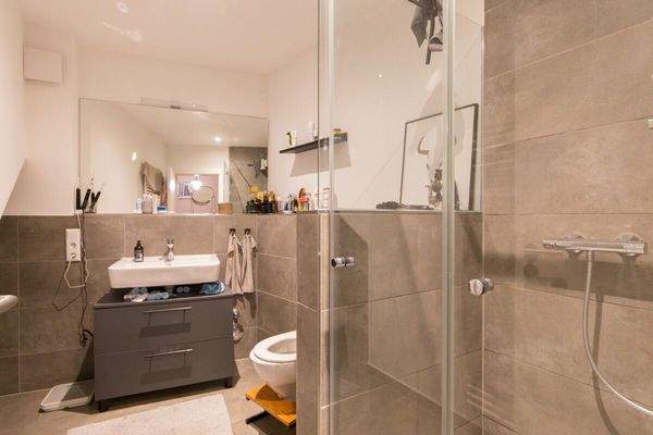 angrenzendes Bad - EG