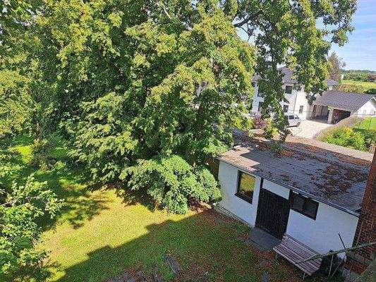 Blick vom Fenster auf Nebengelaß.jpg