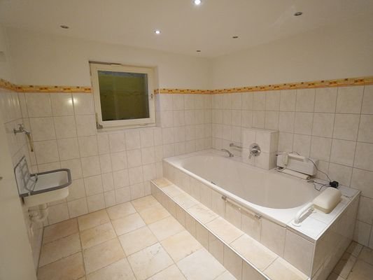 Wanne im UG