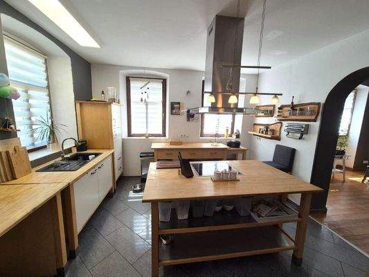 Küche mit Kochinsel