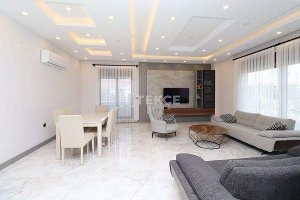 Villa with Pool and Mountain View in Döşemealtı, Antalya