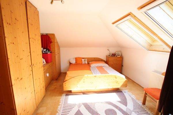 270m² gepflegter Bungalow (Zweifamilienwohnhaus) mit ausgebautem Dachgeschoss und 1.318m² Grund in Viktring in TOPLAGE