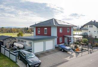 Nord-Ansicht mit Carport