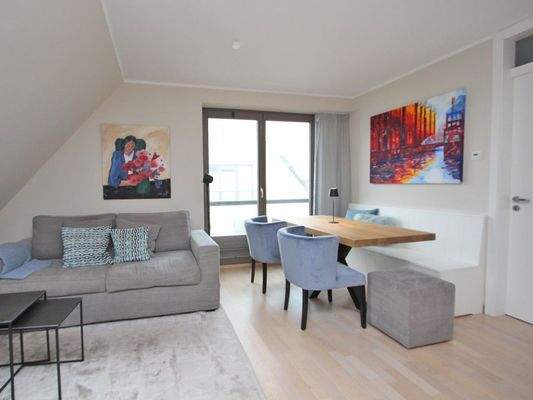 Wohn-/Essraum mit Blick zum Essbereich