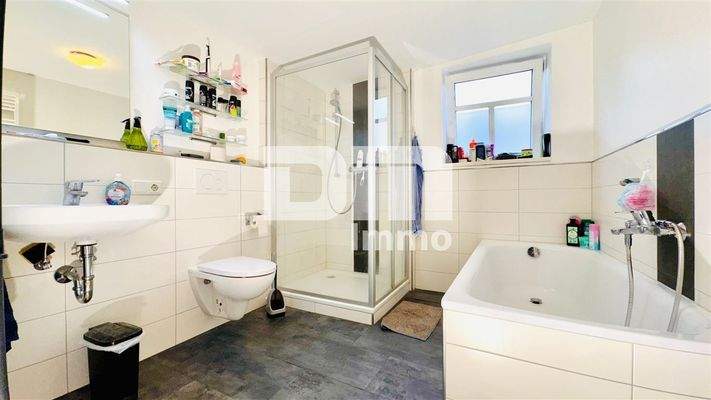 Badezimmer Wanne / Dusche