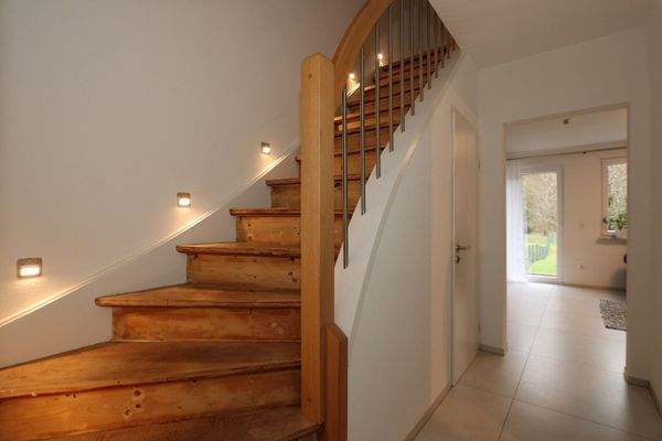 beleuchtete Treppenstufen