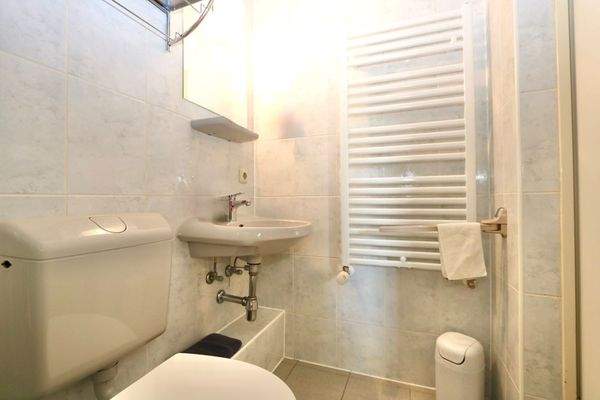 Jedes Zimmer verfügt über ein eigenes Duschbad