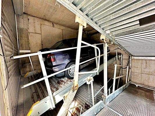 Kippparker unten gehört zu Wohnung